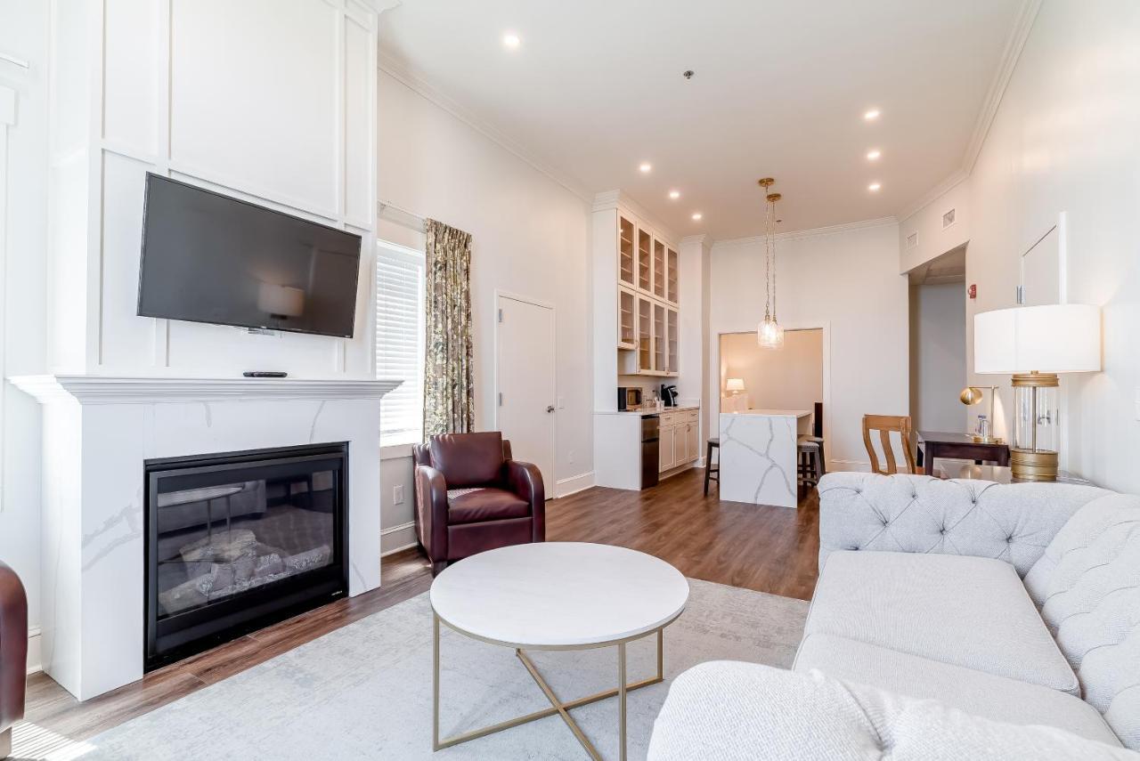 Chateau Renault Egg Harbor City Bagian luar foto