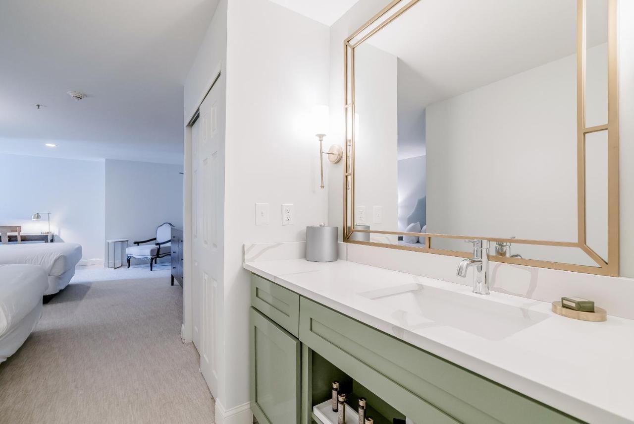 Chateau Renault Egg Harbor City Bagian luar foto