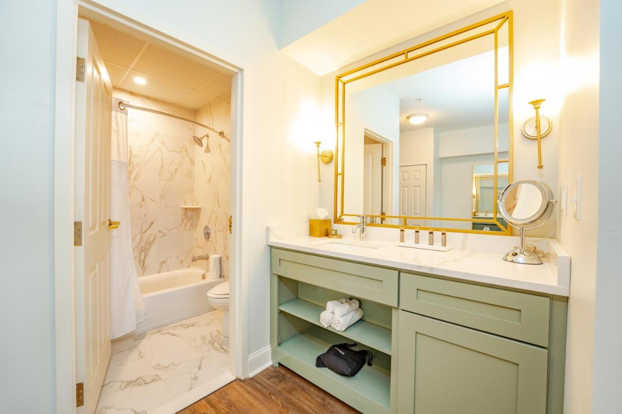 Chateau Renault Egg Harbor City Bagian luar foto