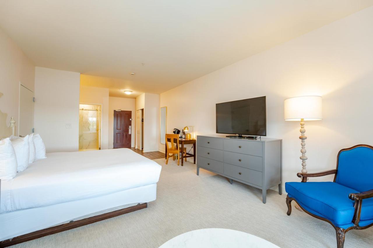Chateau Renault Egg Harbor City Bagian luar foto
