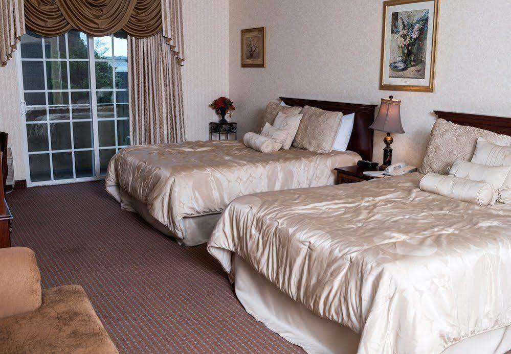 Chateau Renault Egg Harbor City Bagian luar foto